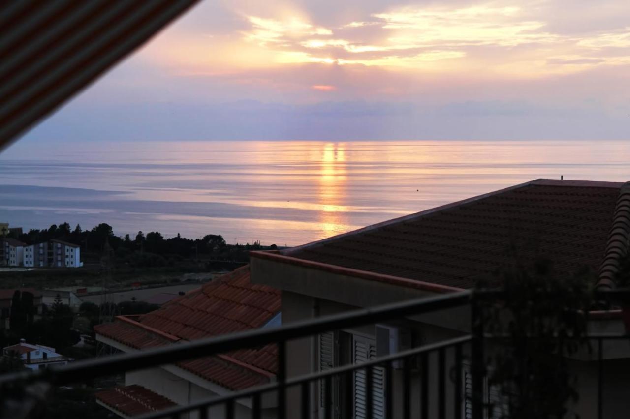 סנטו סטפאנו די קמאסטרה Amuka B&B מראה חיצוני תמונה